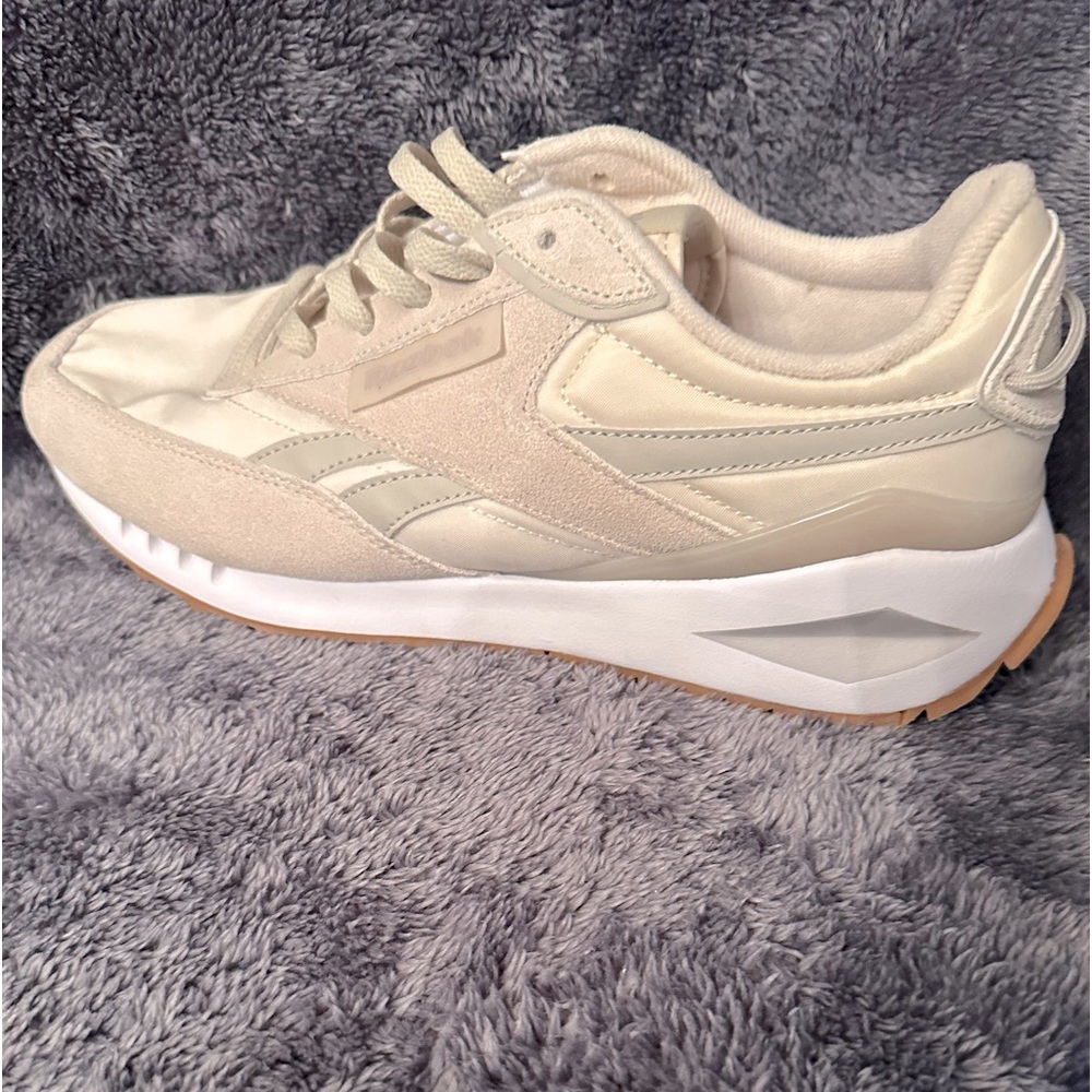 Rebook shoes never worn
